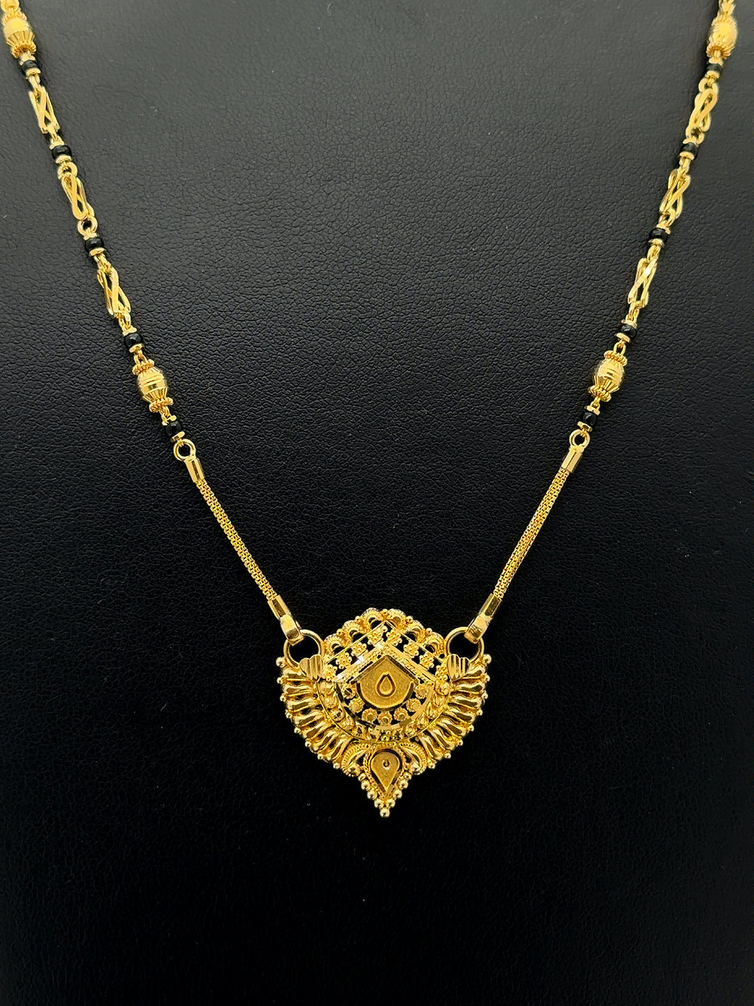 Gorgeous 22K Gold Mangalsutra – Raghu Jewellers