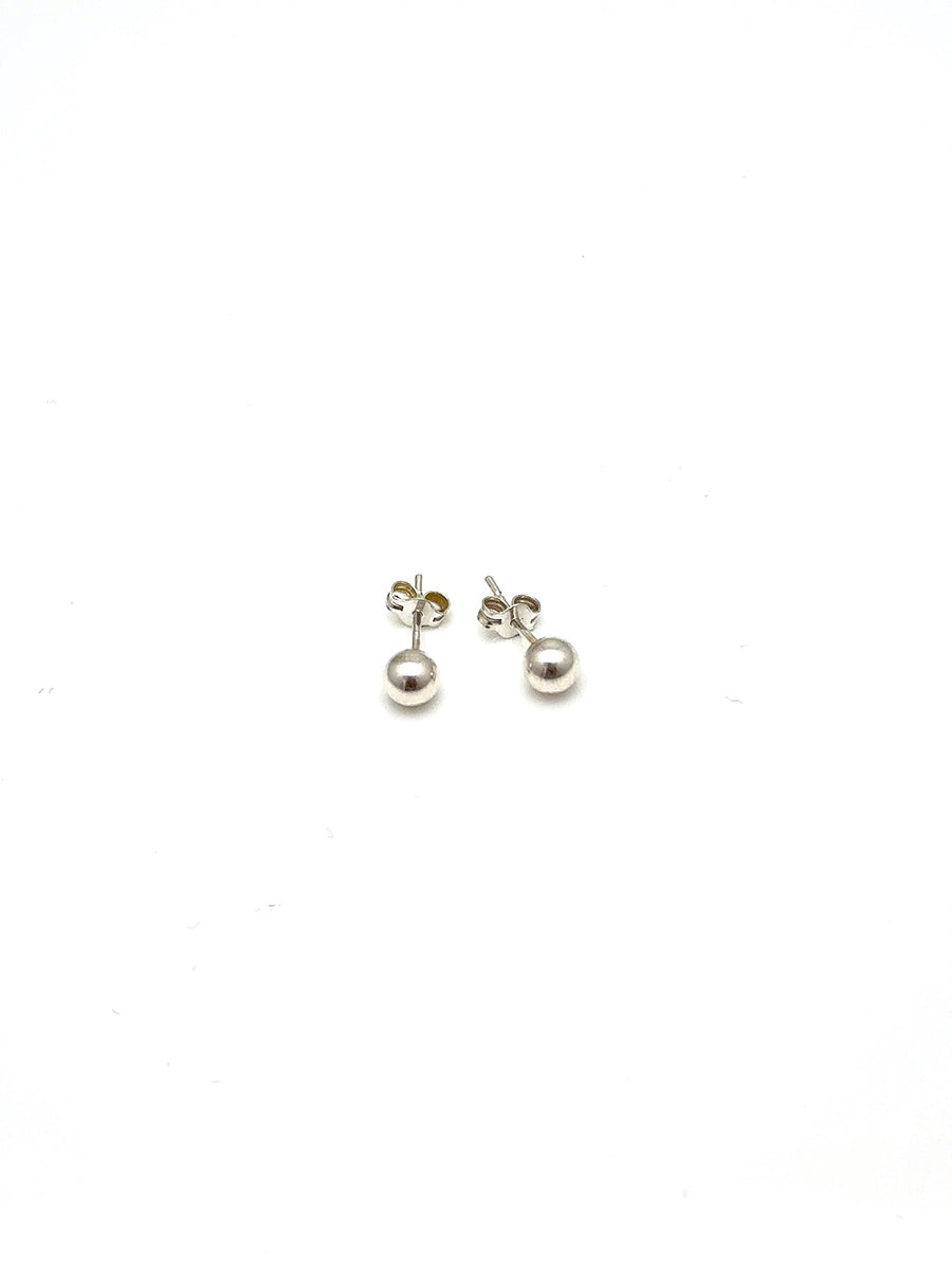 Round Shaped Silver Studs SER002