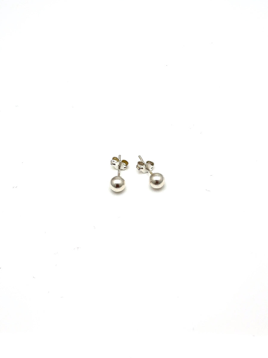 Round Shaped Silver Studs SER002