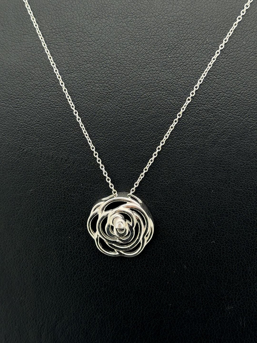 Fine Silver pendant with chain