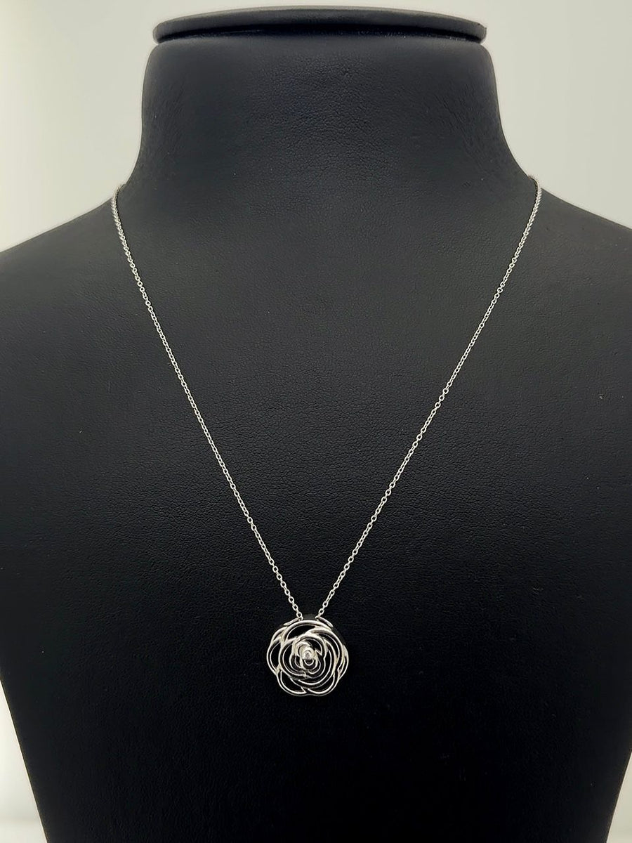 Fine Silver pendant with chain