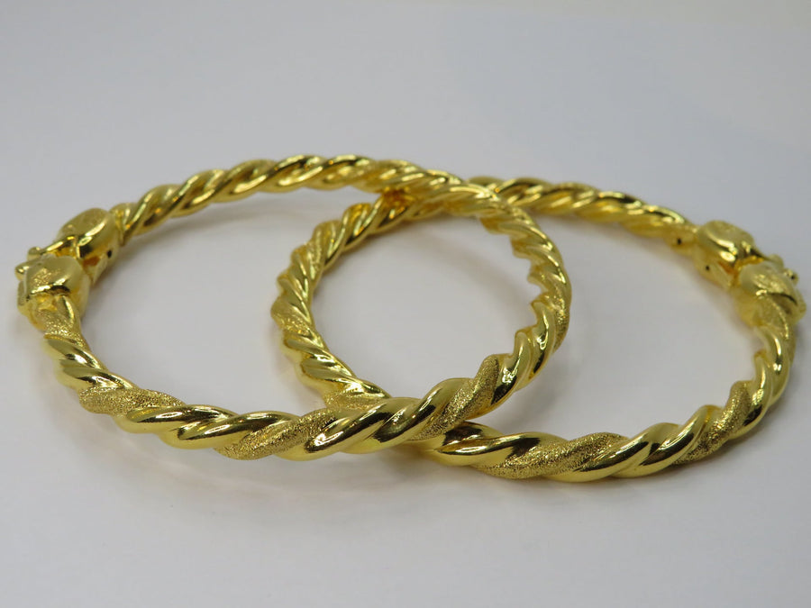 Pair Of Gold Traditional Bangle W19