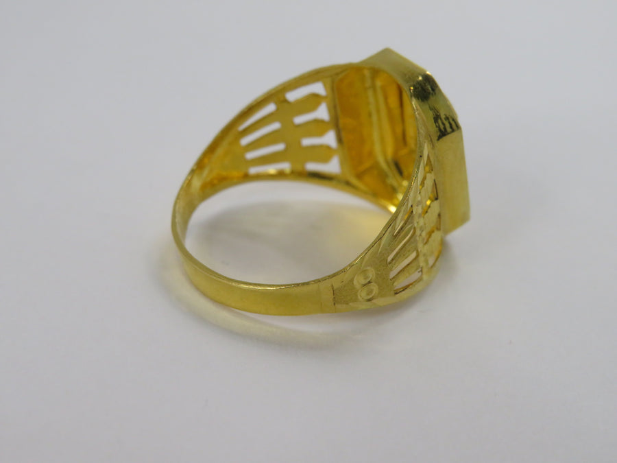 Traditional Gold Ring M7