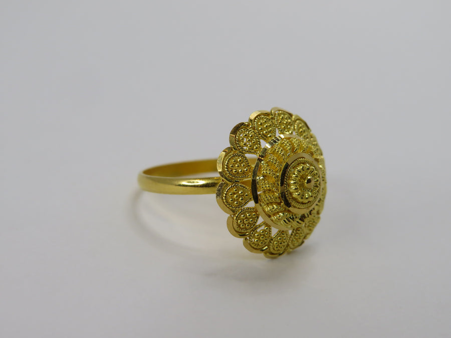 Gold Floral Ring W28